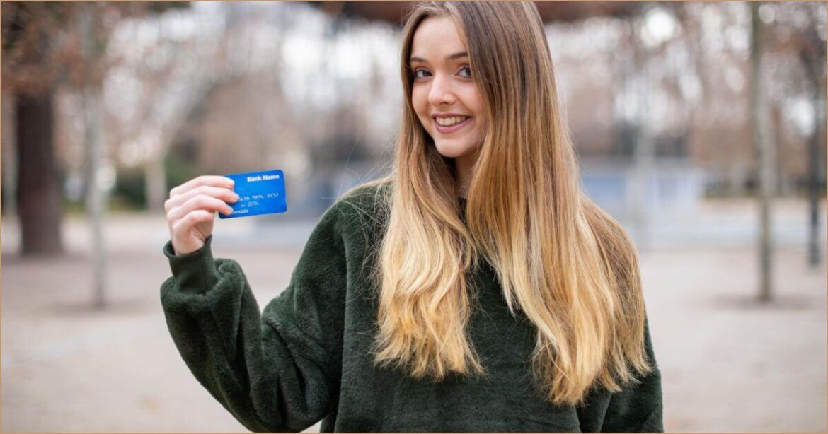 Difference Between Secured and Unsecured Credit Cards for Students